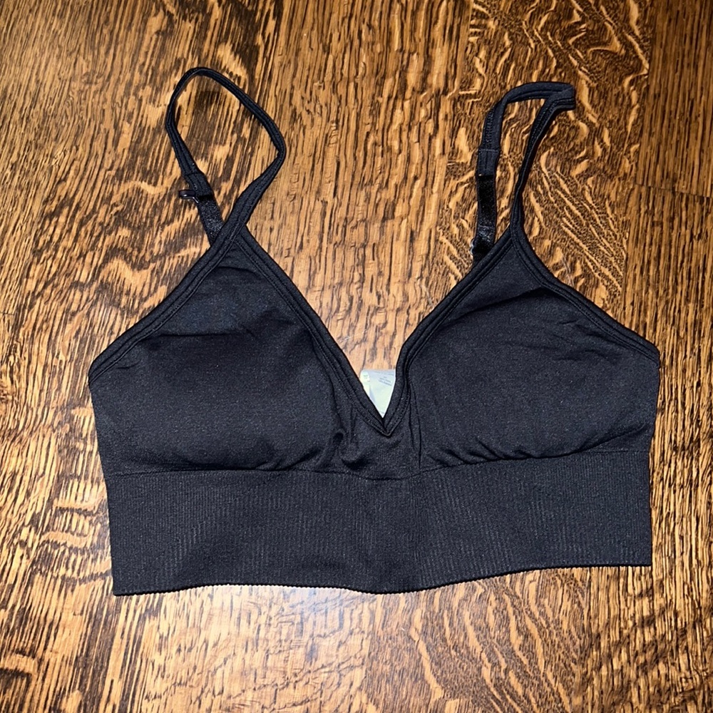 Black lulu lemon ebb to street bra size 6